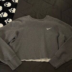 grey nike cropped crewneck